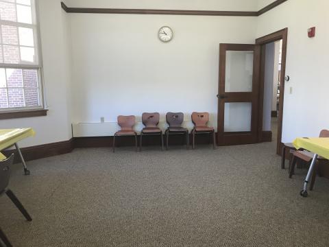 4 Children's chairs open space